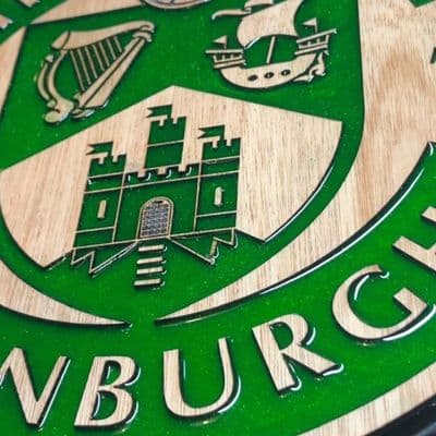 Hibernian F.C. Handcrafted Wooden & Resin Crest - Image 4