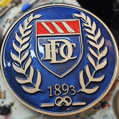 Dundee F.C. Handcrafted Wooden and Resin Crest - Image 2