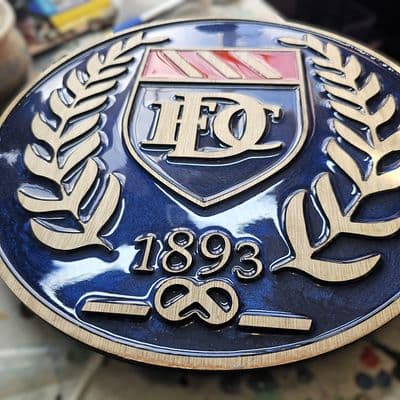 Dundee F.C. Handcrafted Wooden and Resin Crest - Image 3