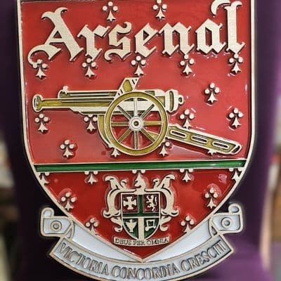 Historic Arsenal F.C. Handcrafted Wooden and Resin Crest - Image 3