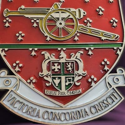 Historic Arsenal F.C. Handcrafted Wooden and Resin Crest - Image 5