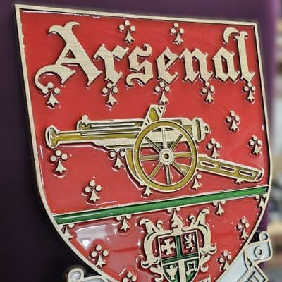Historic Arsenal F.C. Handcrafted Wooden and Resin Crest - Image 4