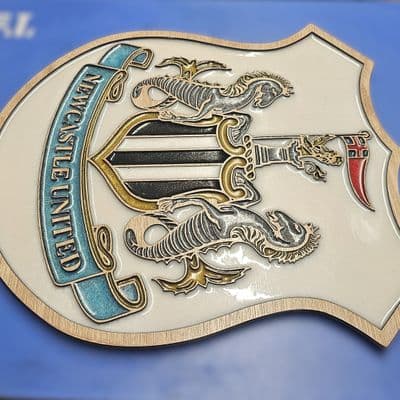 Newcastle United F.C. Handcrafted Wooden and Resin Crest - Image 4