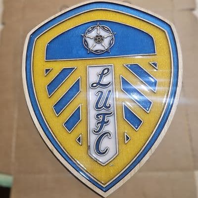 Leeds United F.C. Handcrafted Wooden and Resin Crest - Image 3